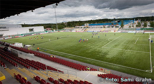 Uppvärmning på Södertälje Fotbollsarena inför matchen mellan Assyriska FF och Värnamo