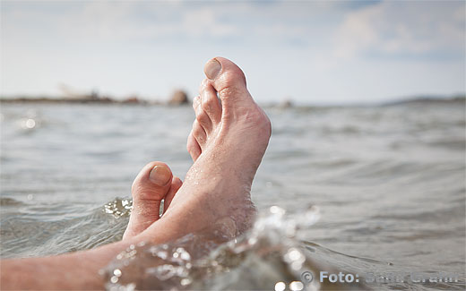 Svalkar mig i havet