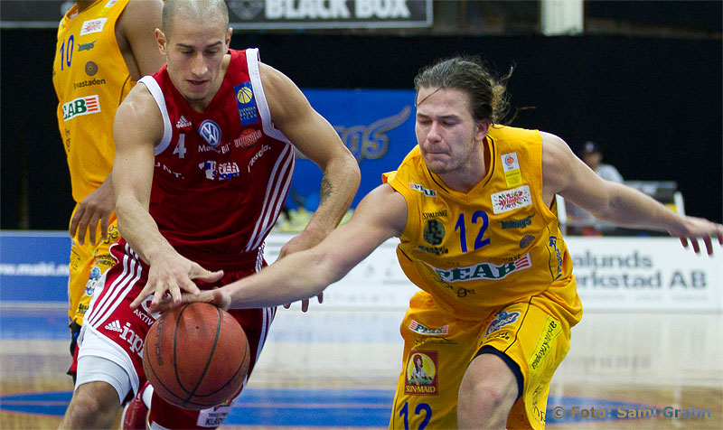 Uppsala Basket 4 Mannos Nakos och Solna Vikings 12 Willy Beck