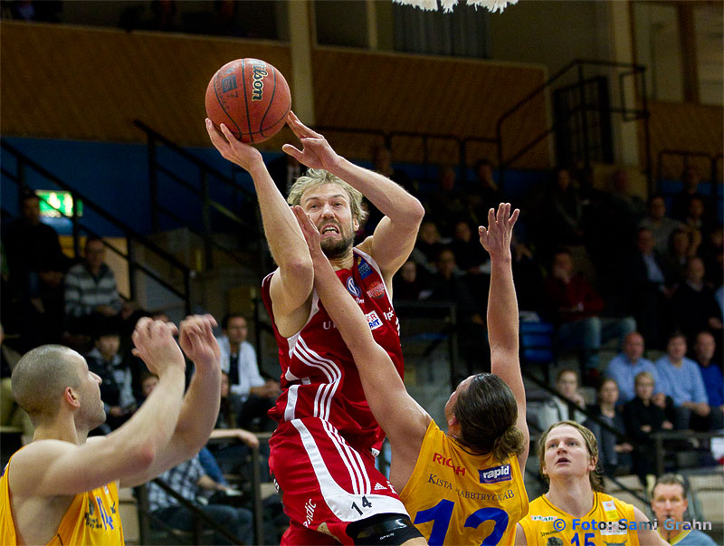 Uppsala Basket 14 Stefan Grundberg hoppar högst