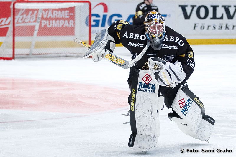 AIK målvakt 30 Viktor Fasth lämnar kassen