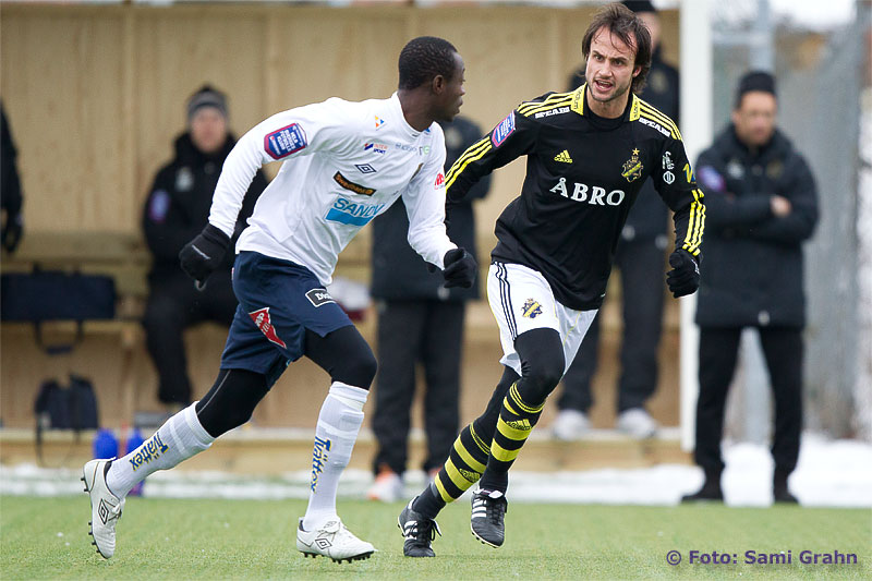 AIK 7 Helgi Danielsson skäller ut Gefle 25 Joachim Adukor