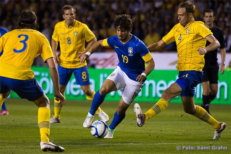 Brasilien 19 Alexandre Pato och Sverige 3 Jonas Olsson, 8 Anders Svensson, 4 Andreas Granqvist