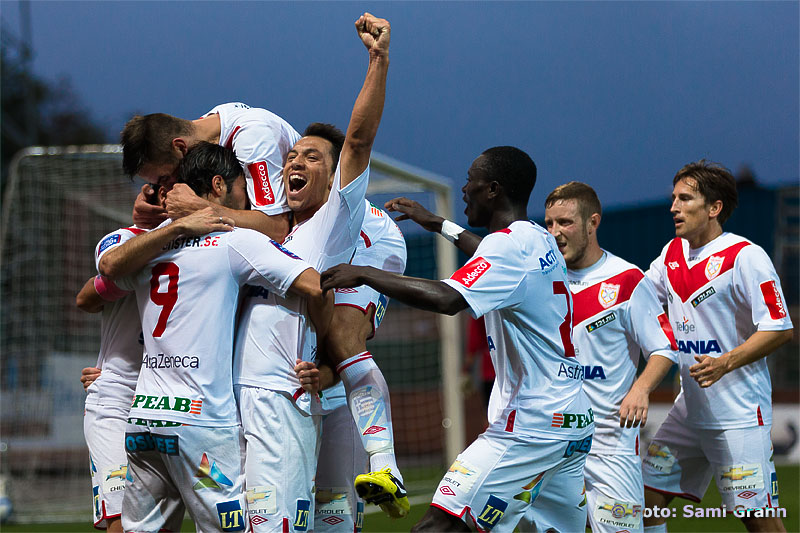 Assyriska-spelarna jublar efter 2-0-segern