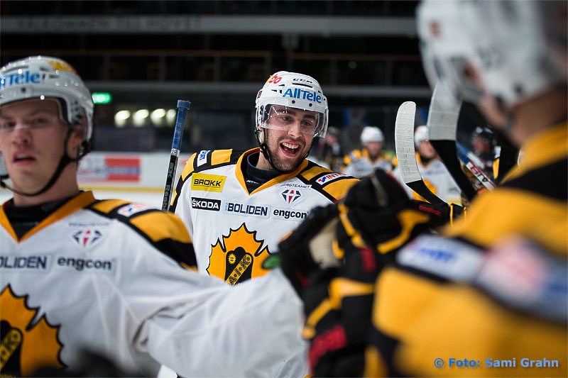 Skellefteå 28 Johan Alm blev glad för sitt livs första elitseriemål