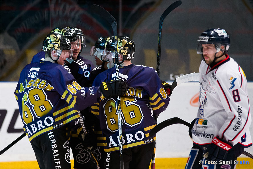 AIK-jubel efter mål av AIK 13 Joakim Nordström