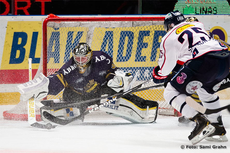 Linköping 25 Johannes Salmonsson utmanar AIK 31 Daniel Larsson 