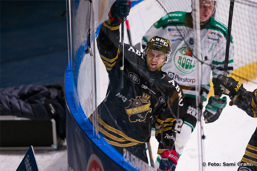 AIK 20 Kristian Huselius är glad efter sitt mål