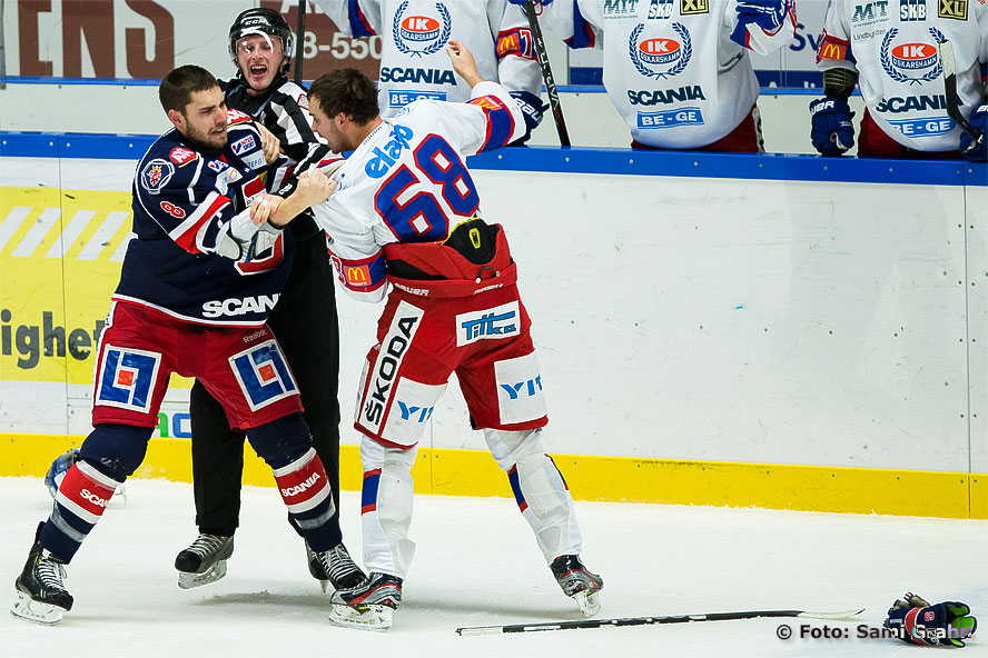 IKO 68 Joakim Hagelin och SSK 19 Matthew Read kastade handskarna