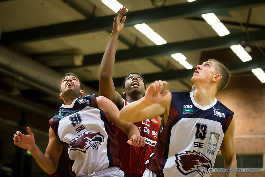 Eagles Serkan Inan , Uppsala Keith Wright , Eagles Ronaldas Rutskauskas 