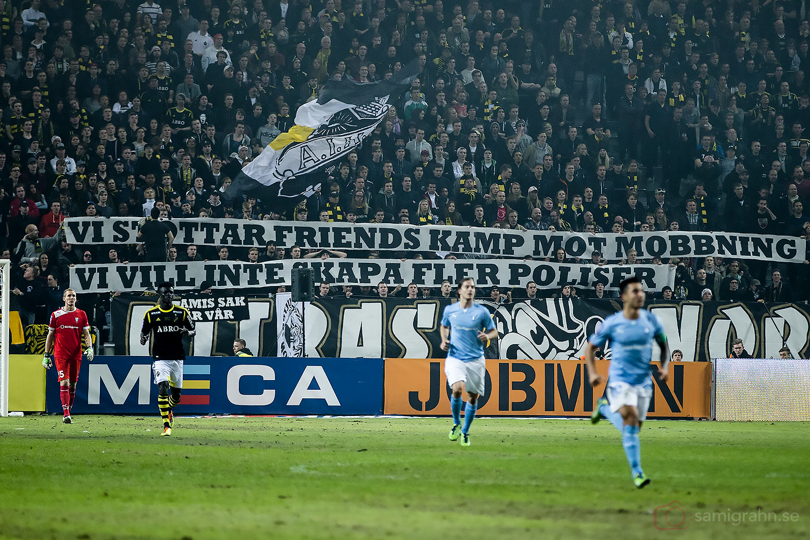 AIK-klacken på Norra Stå i Friends Arena