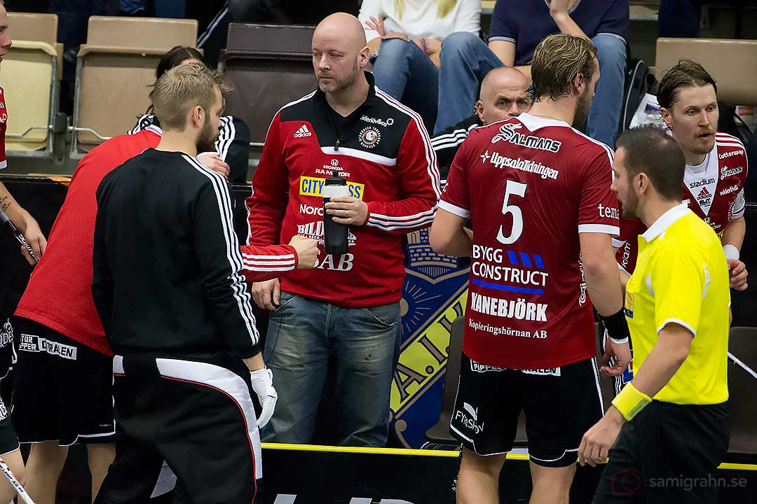 Time-out Storvreta tränare Magnus Jäderlund och Joel Kanebjörk 