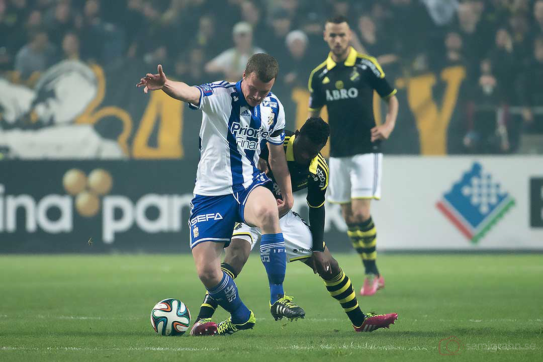 AIK Ibrahim Moro fäller IFK Göteborg Jakob Johansson 
