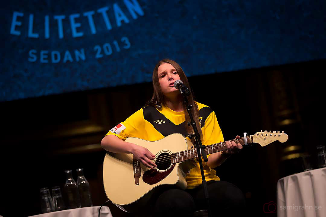 Älta Fanny Edström, fotbollsspelare och singer/songwriter 