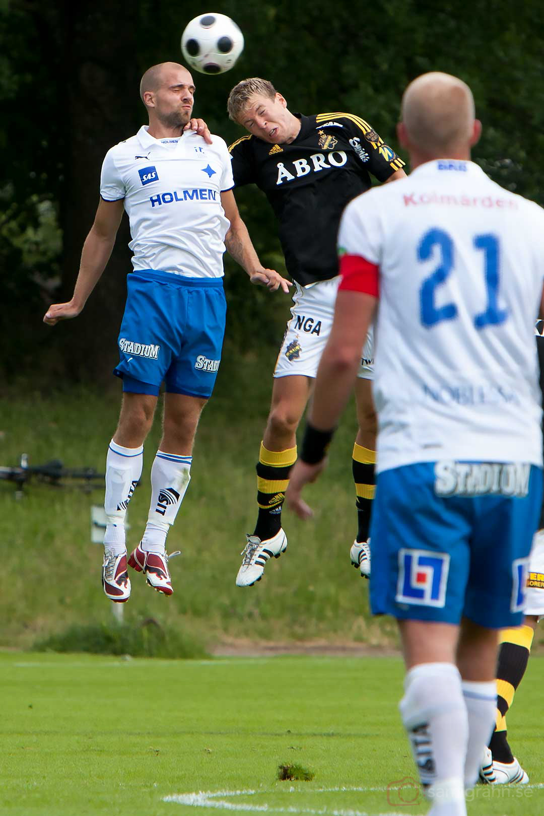 AIK Per Karlsson i nickduell