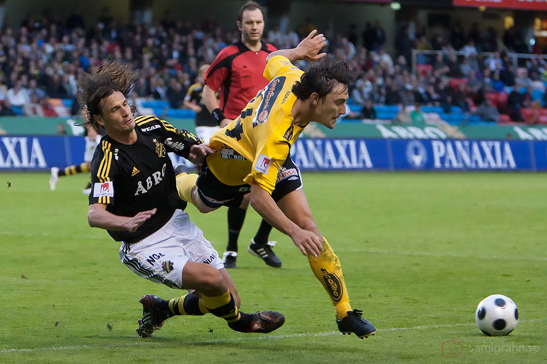 AIK Ivan Obolo i närkontakt med Elfsborg Stefan Ishizaki