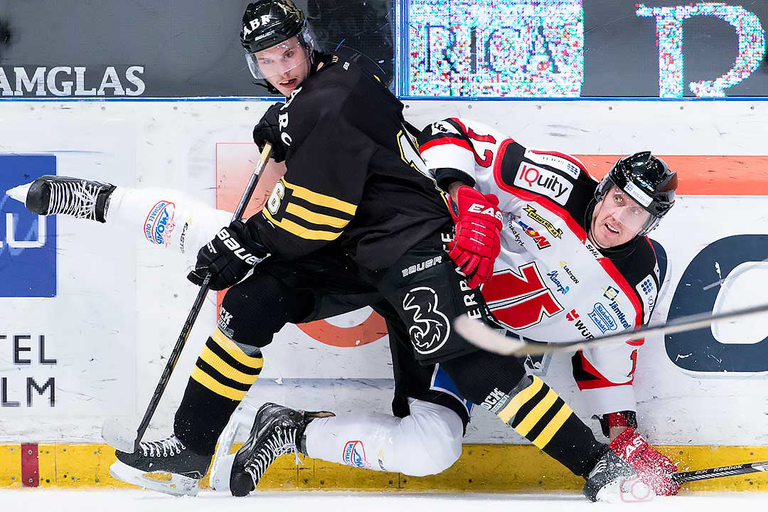 Matchens två övriga målskyttar AIK Theodor Lennström och Örebro Marko Anttila