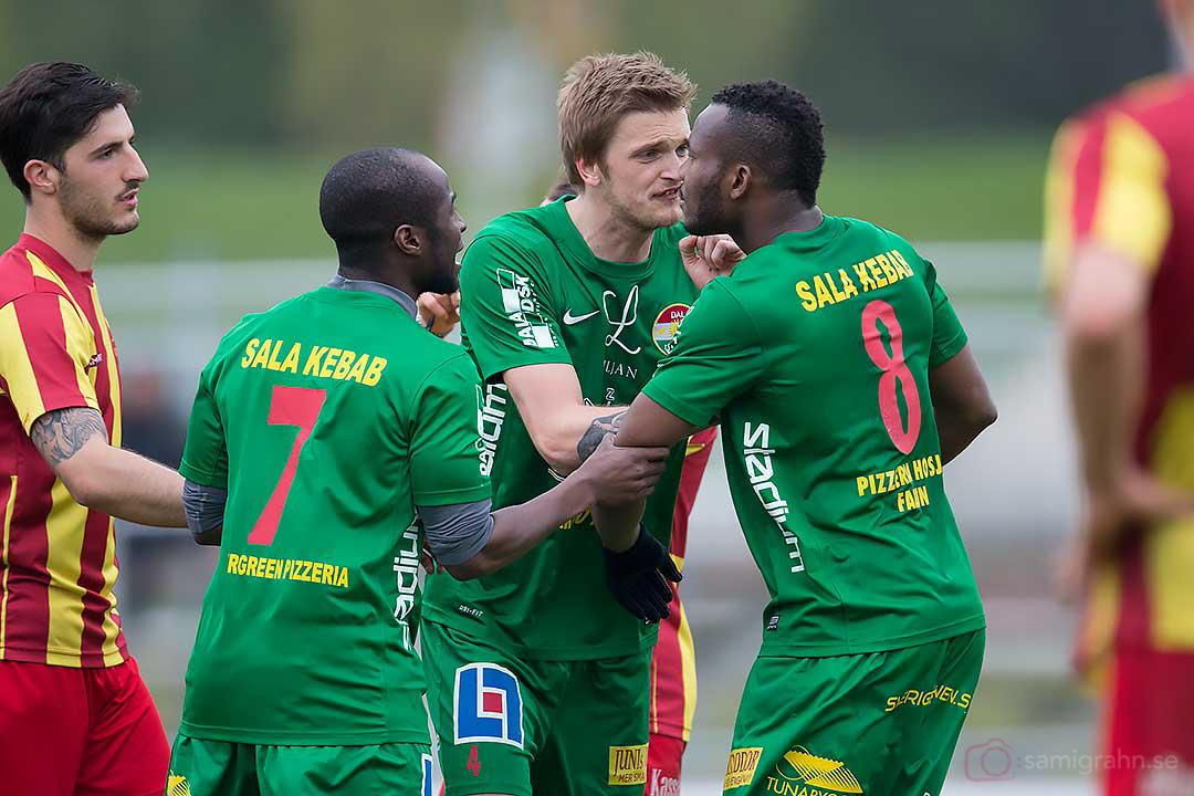 Hetsig diskussion mellan Dalkurd Smajl Suljevic och Michael Junior Omoh