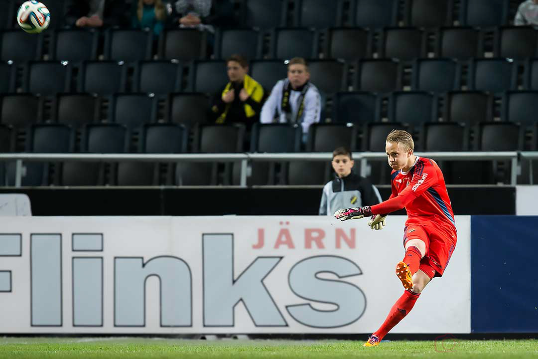 Utspark av AIK målvakt Patrik Carlgren