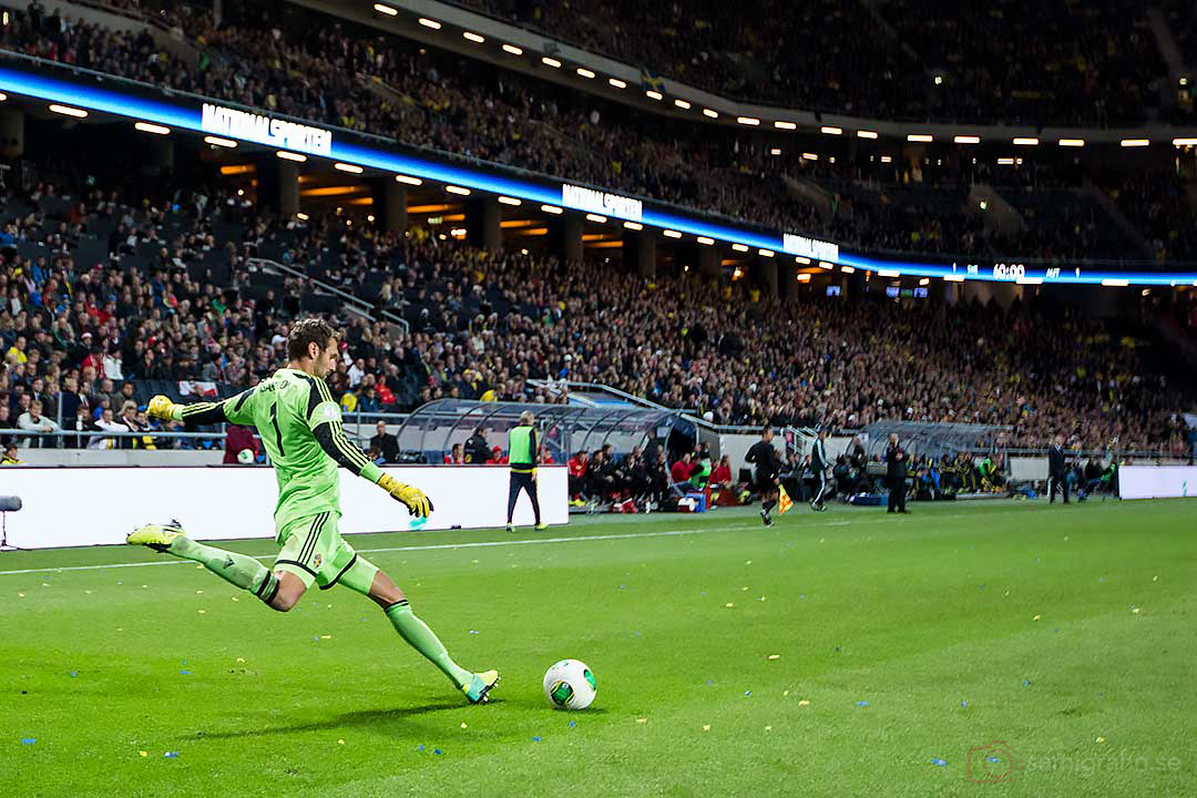 Utspark av Sverige målvakt Andreas Isaksson