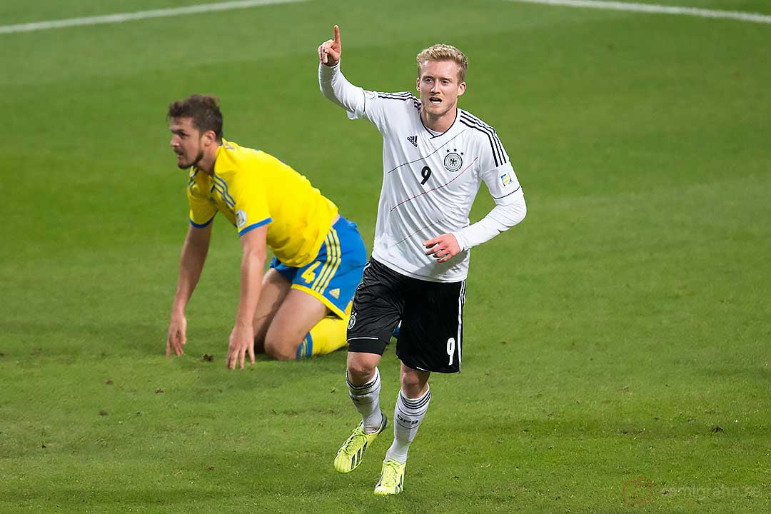 Mål av 2-3 mål av Tyskland André Schürrle till ledning 2-3