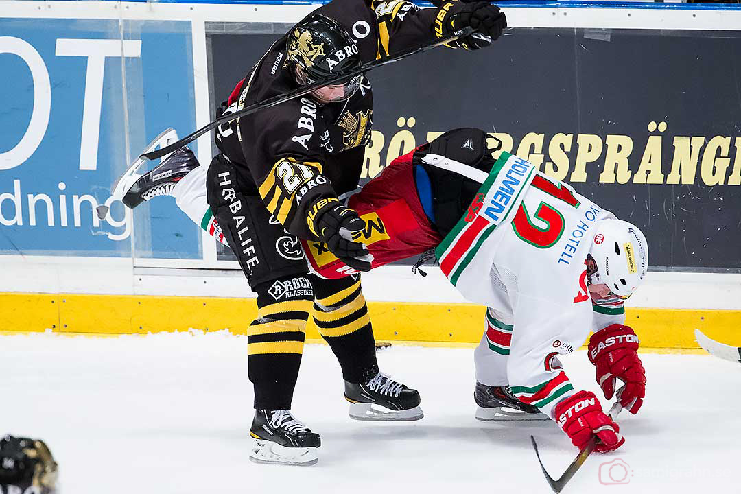 AIK Christian Sandberg står, Modo Dave Spina faller