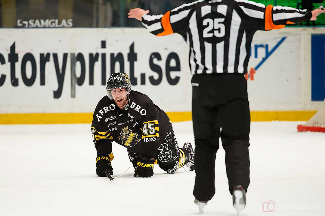 AIK Oscar Steen vädjar till domaren