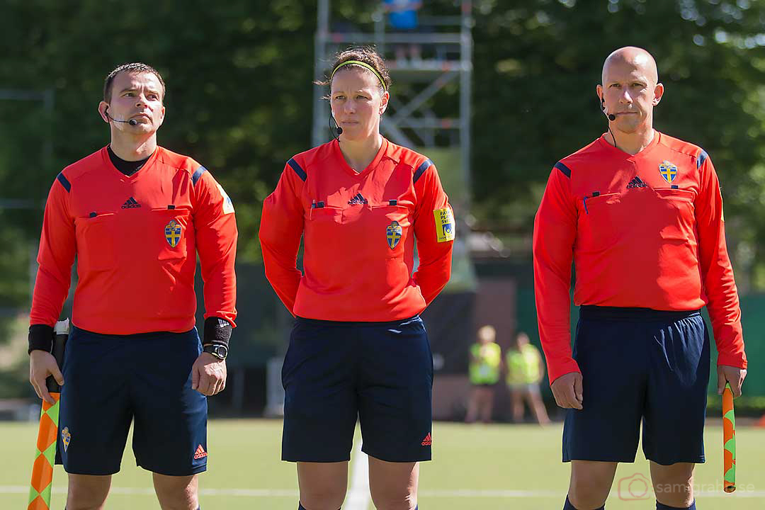 Domarna Dragan Markulic, Annika Andric och Ulf Wiberg