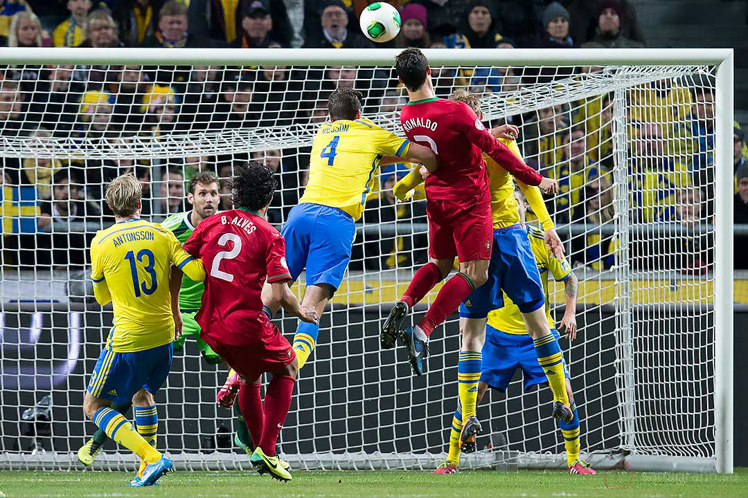 Portugal Cristiano Ronaldo utmanar Sverige Andreas Isaksson