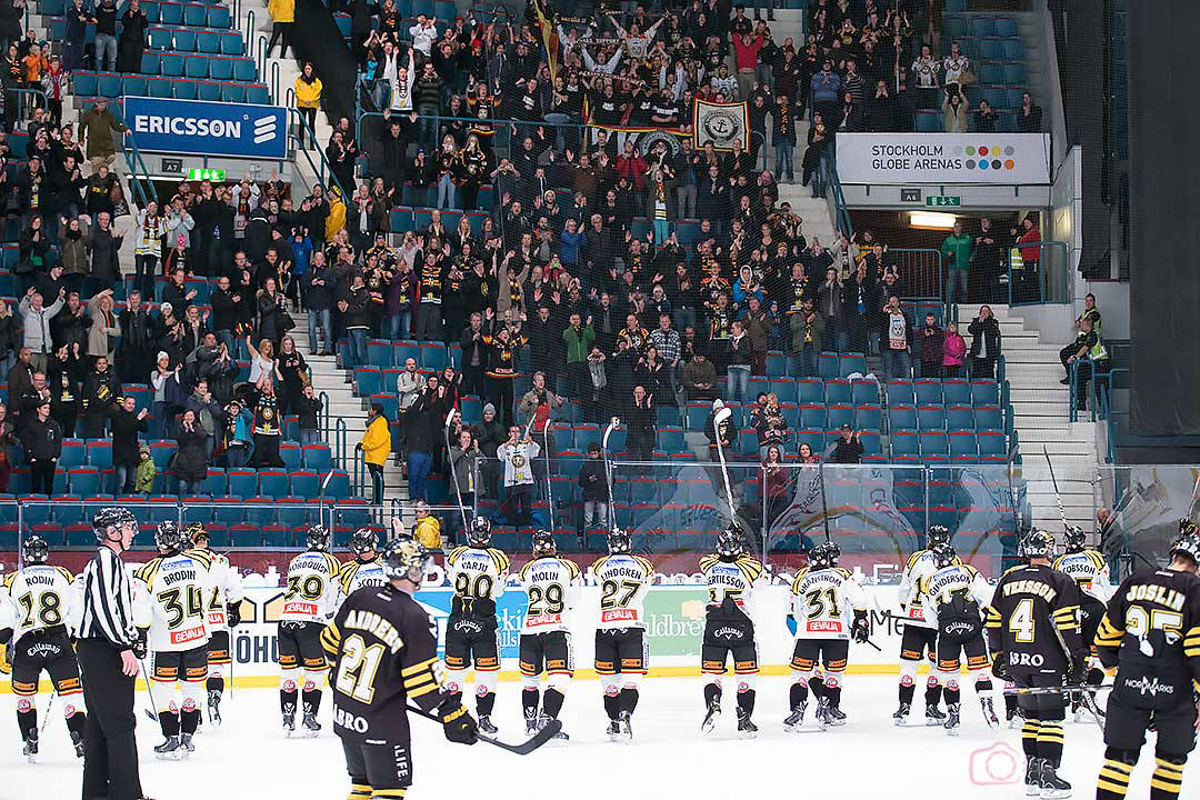 Brynäs tackar de egna supportrarna efter 5-2-vinsten