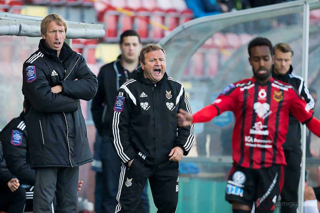 Östersund tränare Graham Potter och Billy Reid skriker på sina spelare