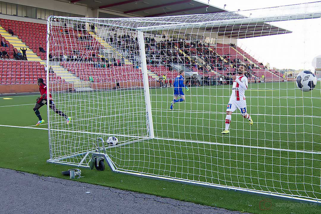 Matchens enda mål av Östersund Modou Barrow