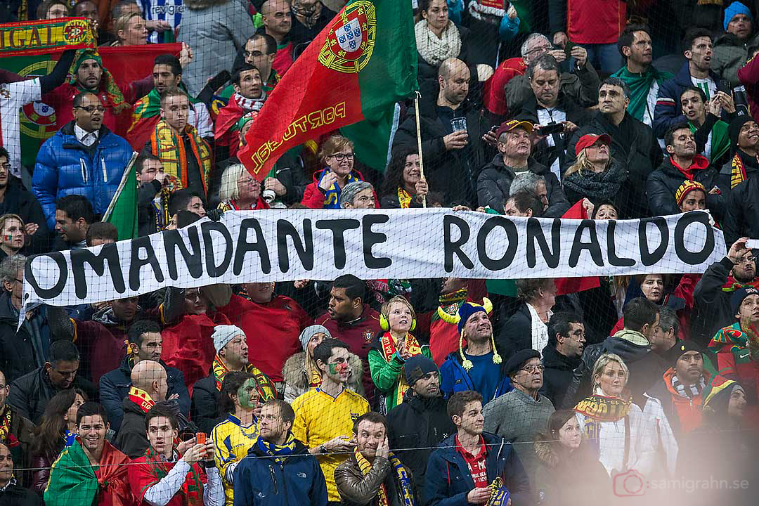 Banderoll med texten "Comandante Ronaldo"