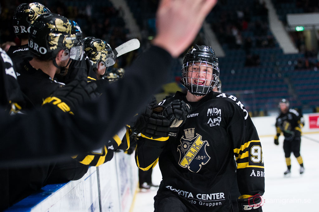 AIK Alexander Nylander jublar efter sitt första mål för AIK